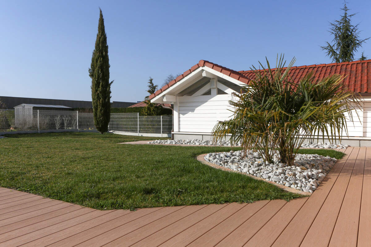 Aménagement terrasse et jardin à Saint-Julien-en-Genevois