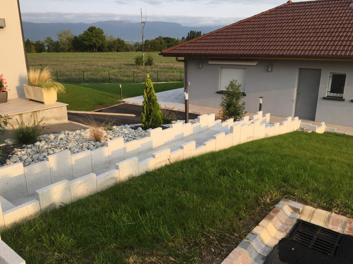 Muret maçonné à Cluses